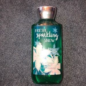 Fresh Sparkling Snow - Bath & Bodyworks shower gel